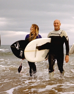 surfers-banner